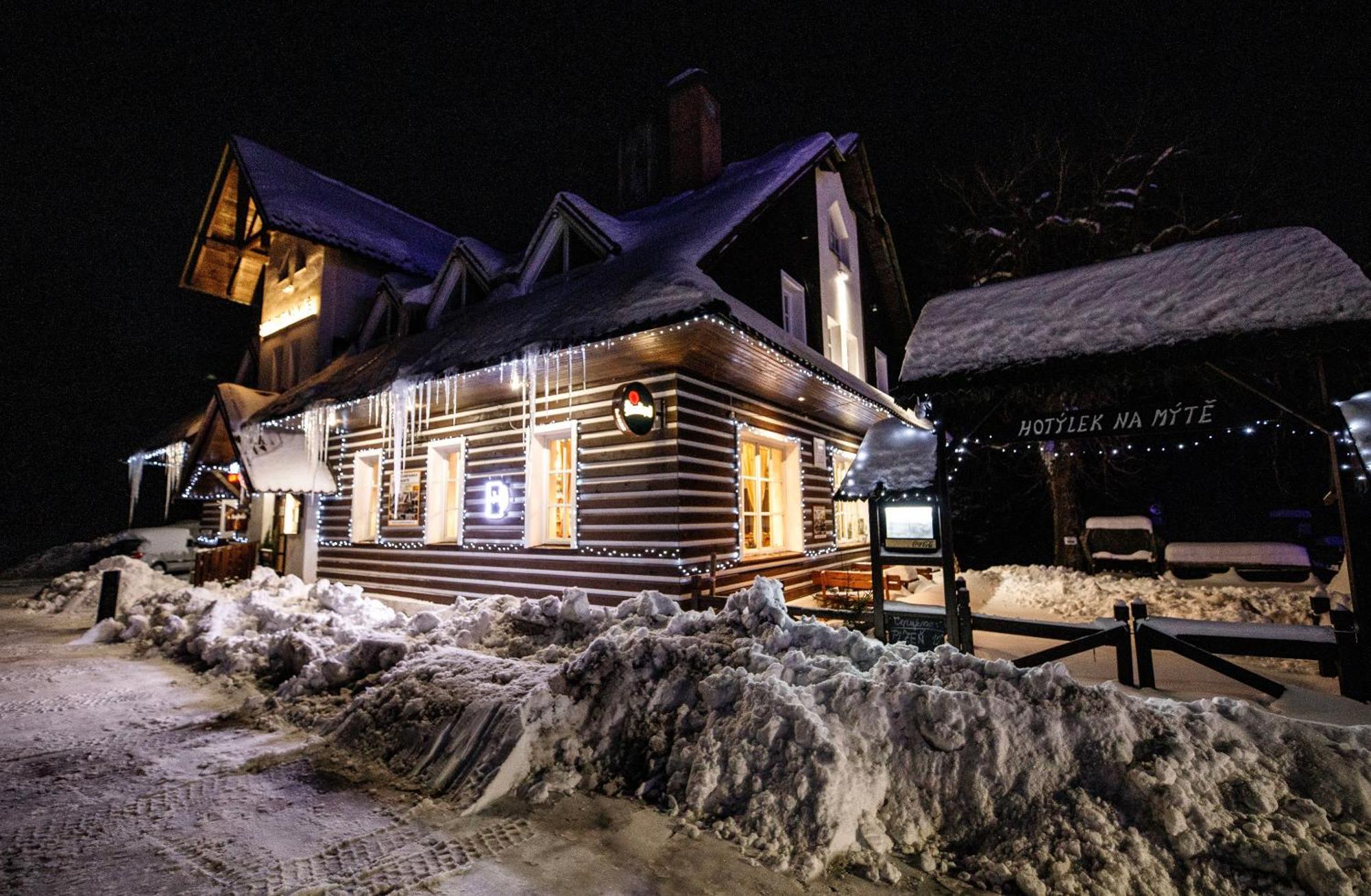 Hotylek Na Myte Hotel Harrachov Buitenkant foto