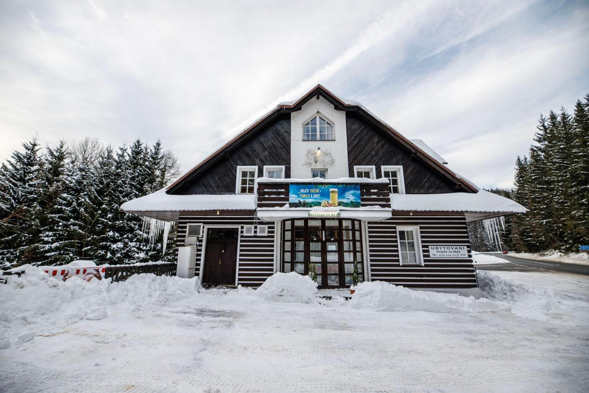 Hotylek Na Myte Hotel Harrachov Buitenkant foto