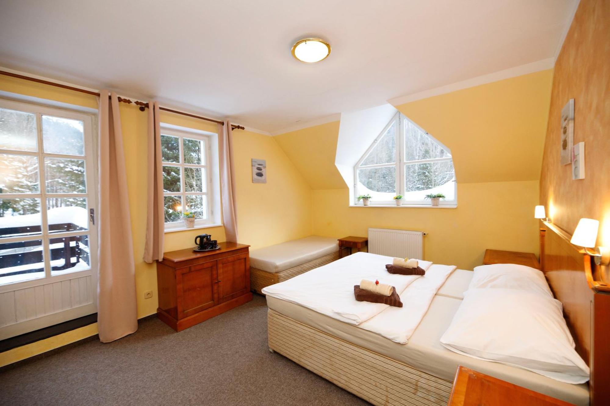 Hotylek Na Myte Hotel Harrachov Buitenkant foto